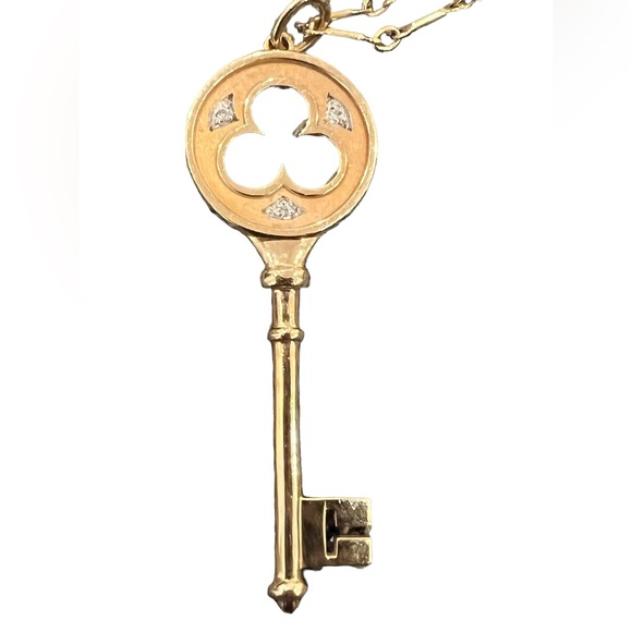 TIFFANY Diamond clover key pendant necklace in 18k yellow gold - Picture 3 of 8